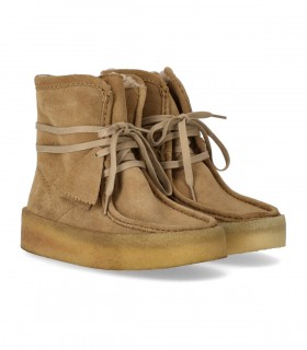 BOTÍN WALLABEE CUP HI BEIGE CLARKS